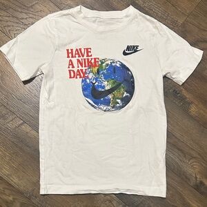 Nike Kids White 'Have a Nike Day' Earth Tee size S